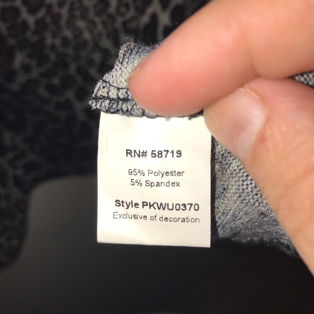 Notations Leopard Print Women's Petite Top Size Large - Picture 3 of 3